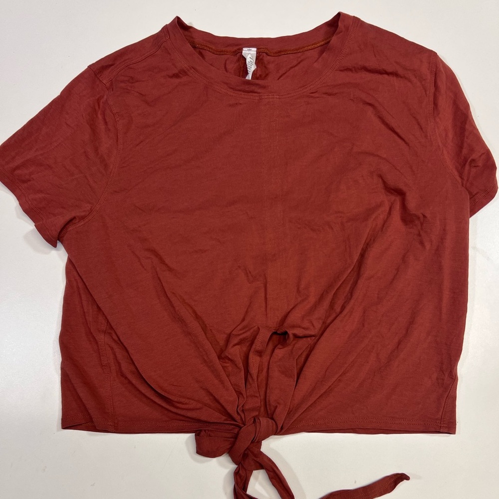 Lululemon Tie Waist Breathable Short Sleeve Color: Rustic Clay Women’s Size 8